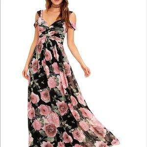 Lulu’s NWT Give Me Amore Floral Print Maxi Dress Size Medium in Pink Rose